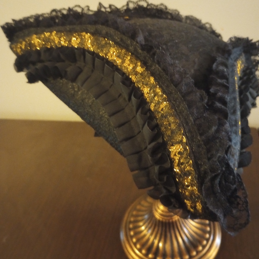 Accessories | Black And Gold Ladies Marie Antoinette  display picture 1
